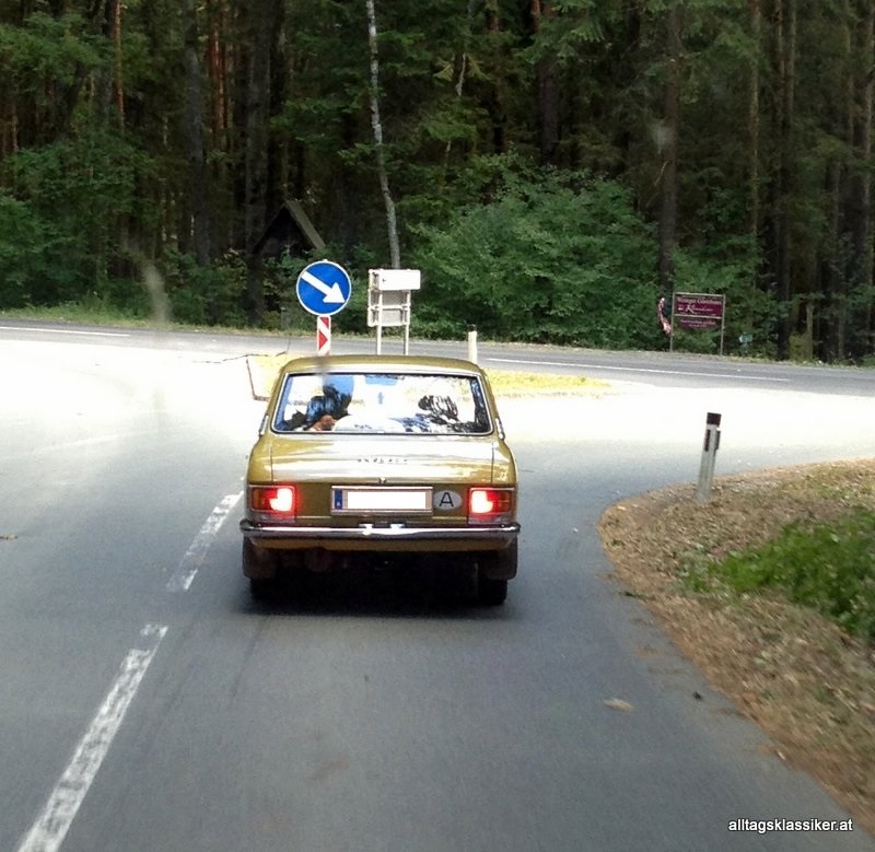 toyota-corolla-e20 (2)