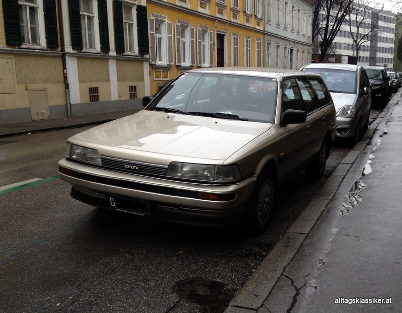 toyota-camry-kombi (1)