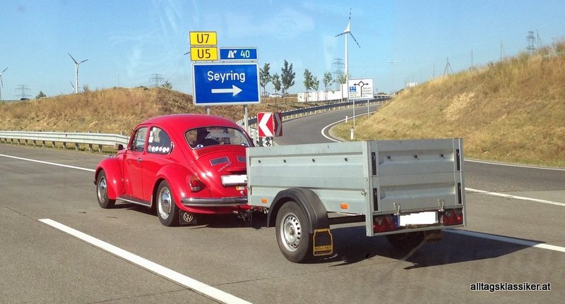 vw-kaefer-mit-anhaenger