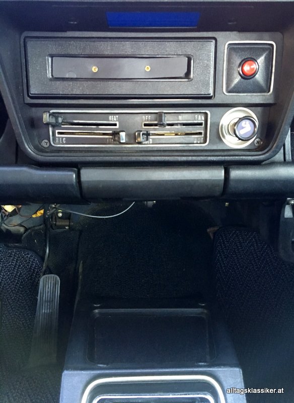 radiokonsole-mazda-818 (3)